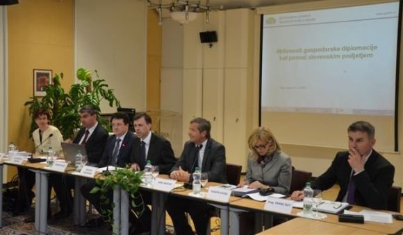 Srečanje ministra za zunanje zadeve Karla Erjavca z gospodarstveniki Dolenjske in Bele krajine