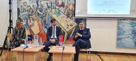 Čaj z razlogom v Novem mestu (Poslovanje z Združenim kraljestvom)
