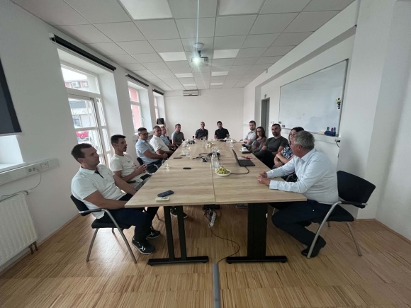Vpogled v dobre prakse digitalizacije poslovanja