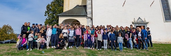 Sekcija seniorjev na dobrodelnem pohodu Lions kluba Novo mesto