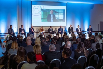 Gospodarstvo politiki jasno sporoča: »Potrebujemo manj obremenitev, več predvidljivosti«